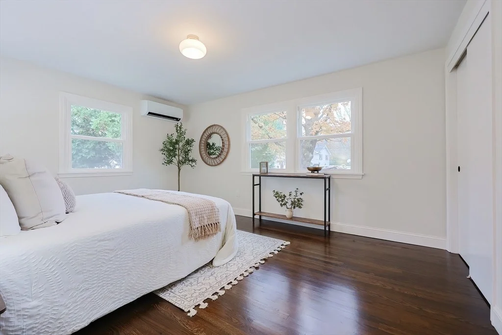Photo of 8 Ridge Dr