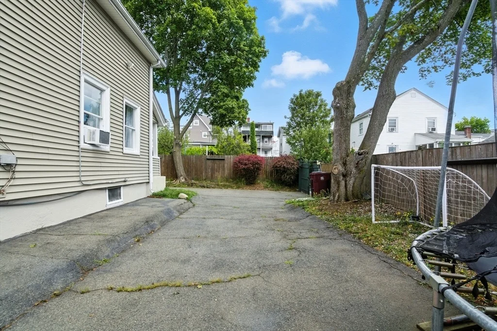 Photo of 48R Tappan Pl