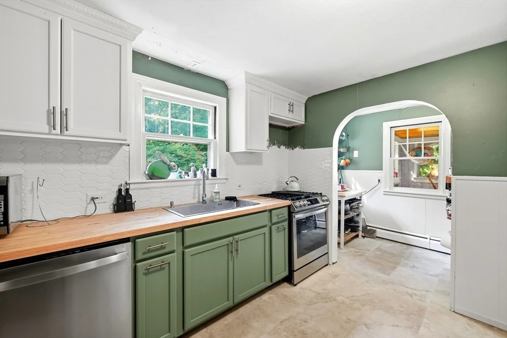 Photo of 219 Old Warren Rd