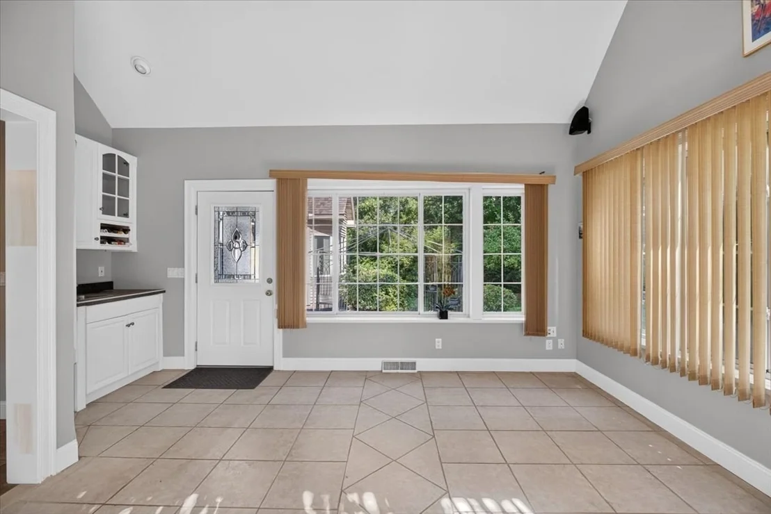 Photo of 31 Hillcrest Cir