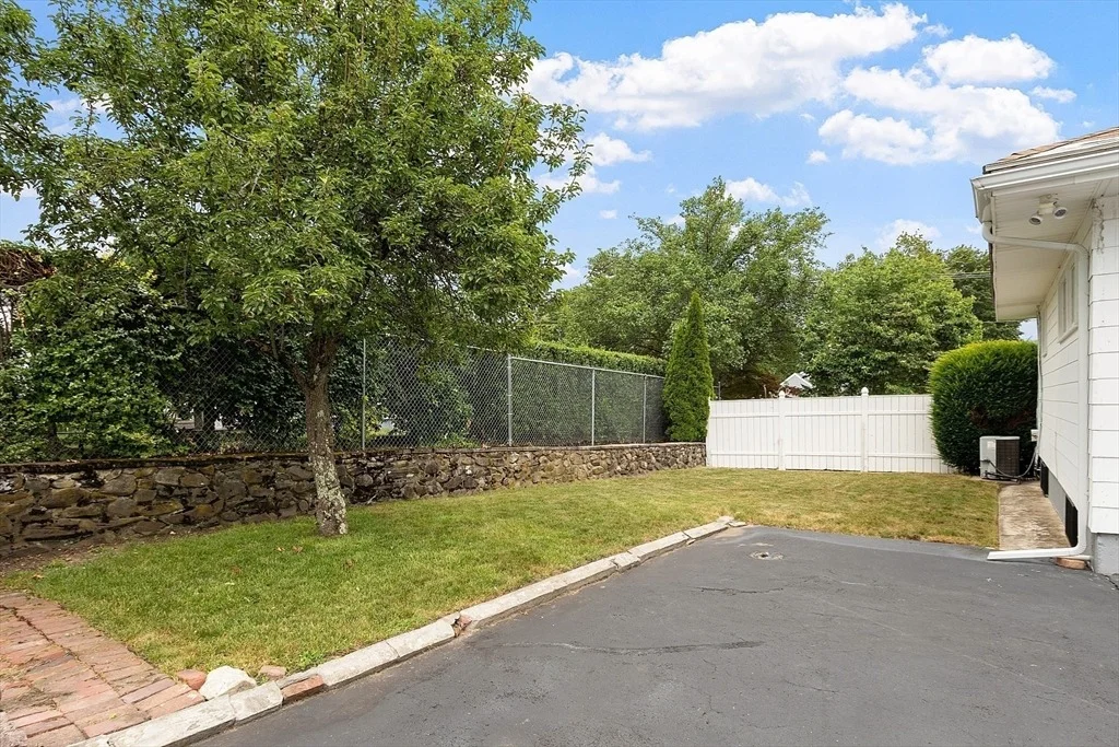 Photo of 33 Durso Ave.