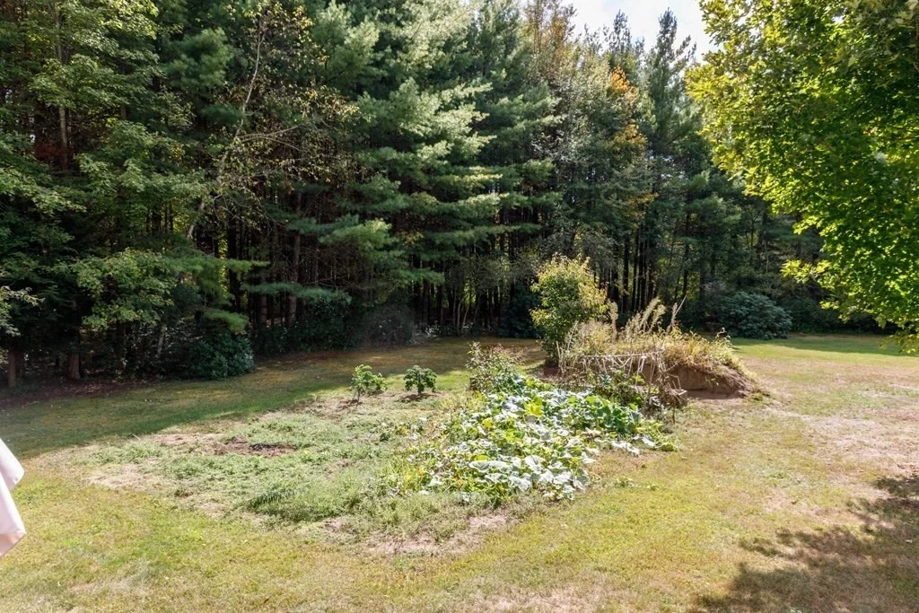 Photo of 260 East Road