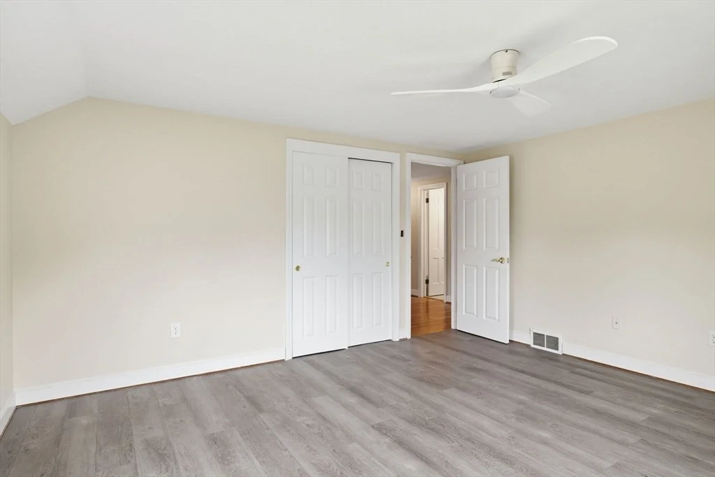 Photo of 107 Viscount Rd