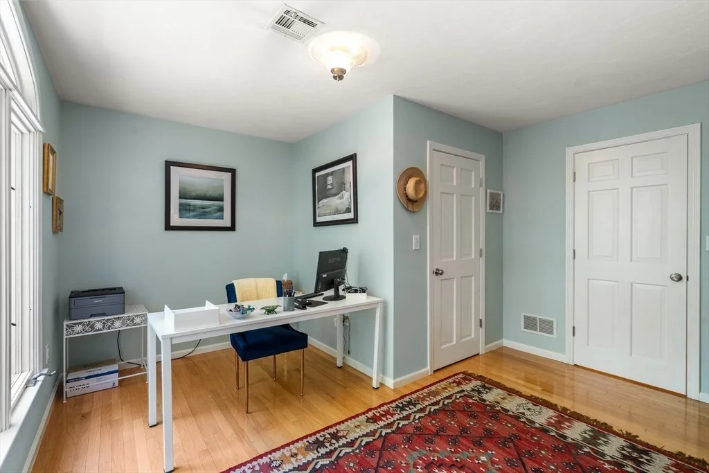 Photo of 8 Gaslight Lane