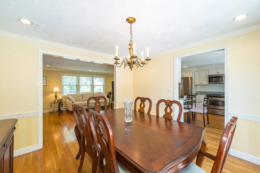 Photo of 9 Riverbend Dr