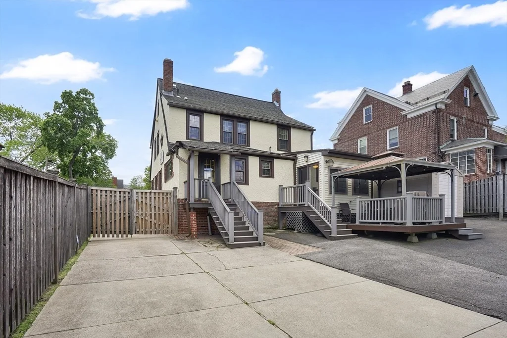 Photo of 146 Bellevue Ave