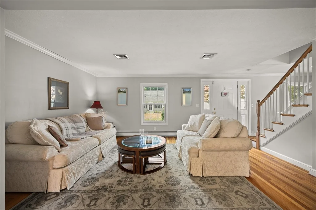 Photo of 8 Robinwood Dr