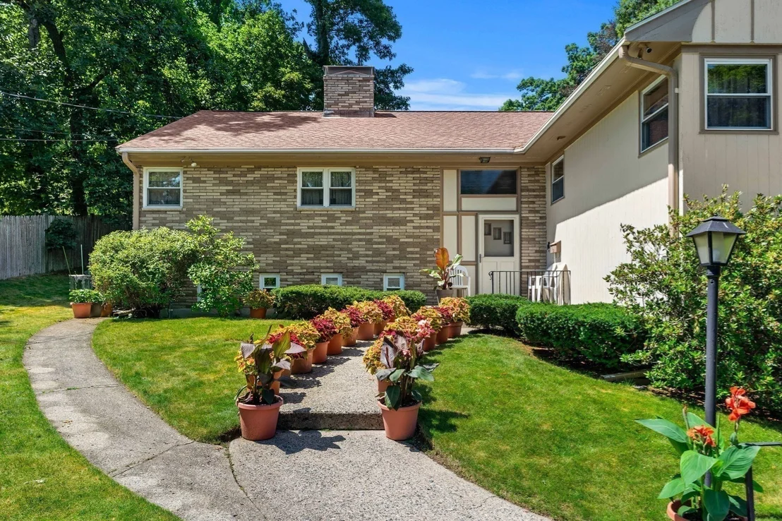 Photo of 205 Gardner Rd