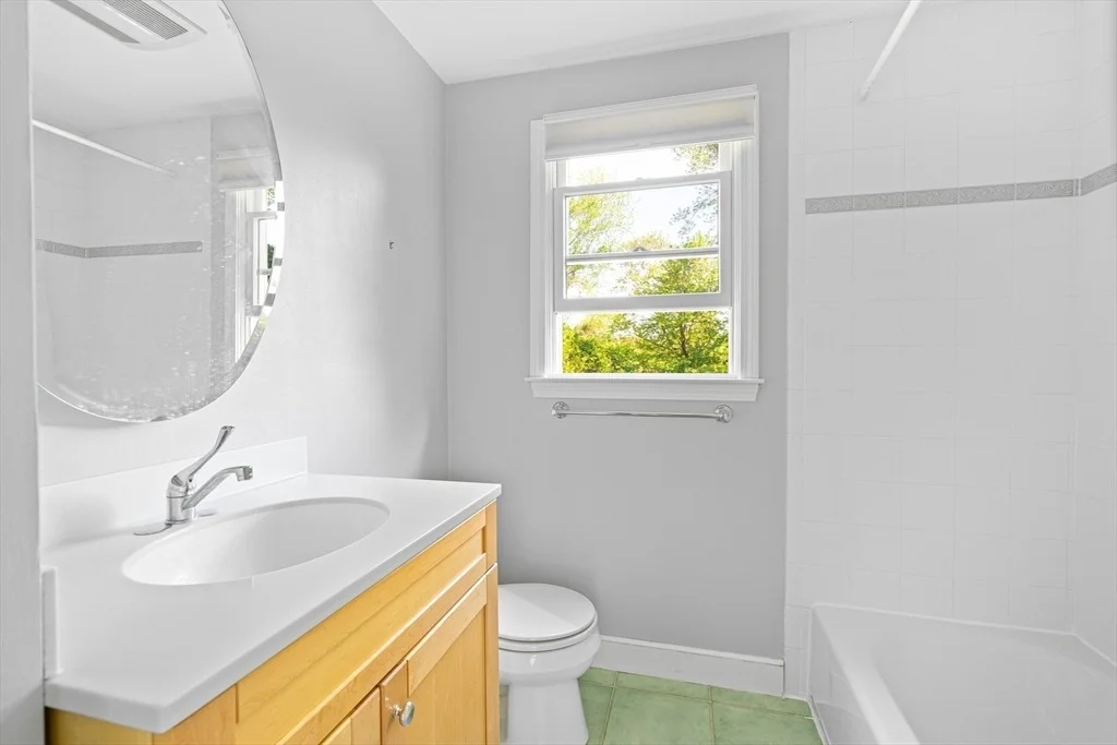 Photo of 6 Crestview Dr