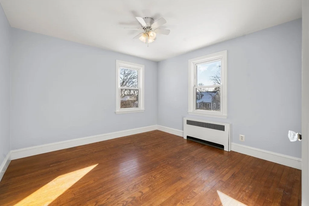Photo of 25 Newfield Ave