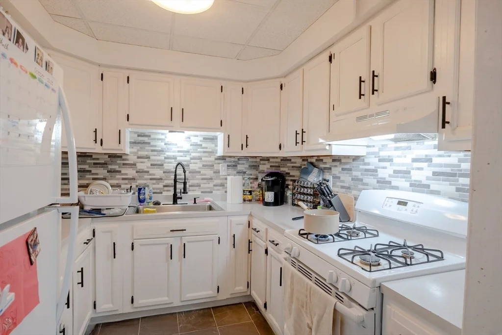 Photo of 8 Gladding Pl