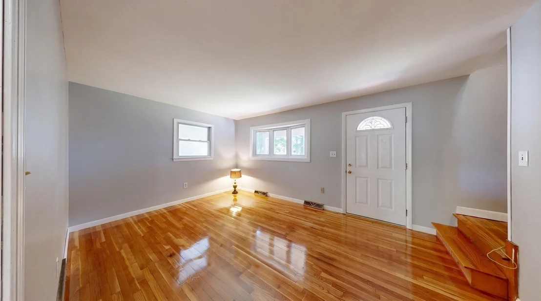 Photo of 19 Fieldcrest Ter