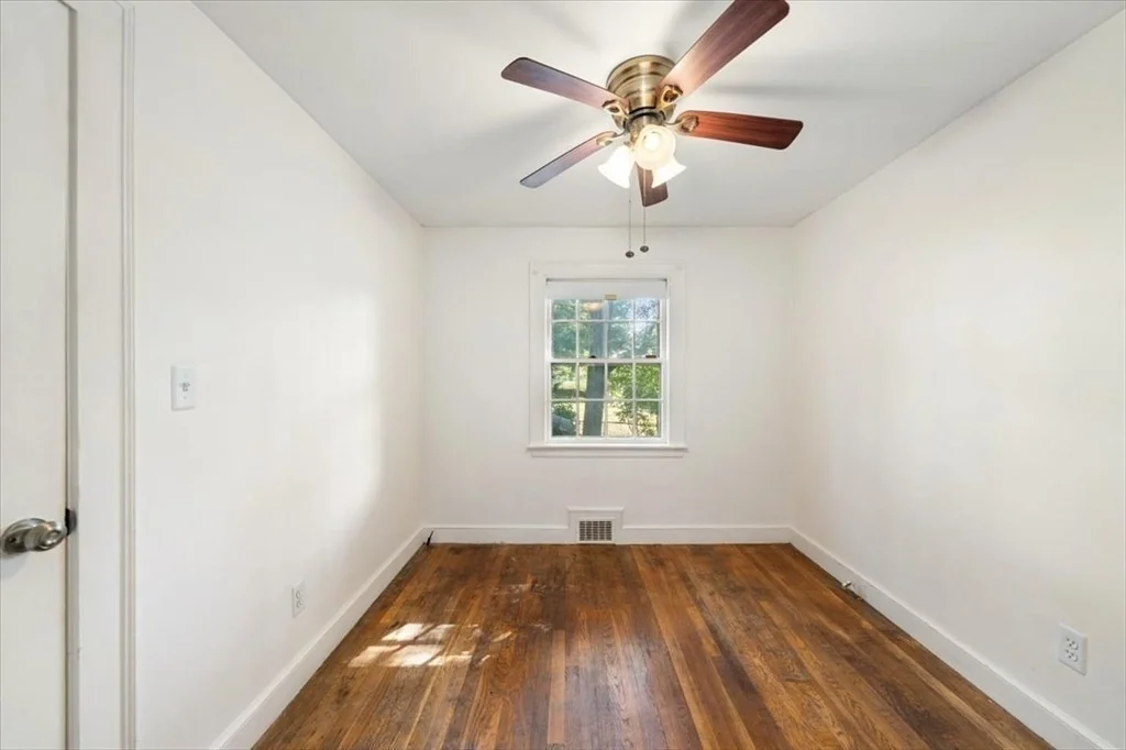 Photo of 34 Aberdeen Ave.