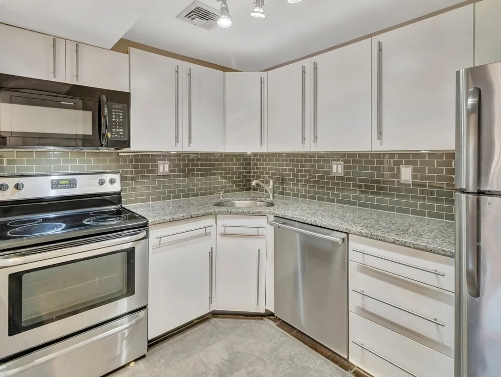 Photo of Unit 2C at 14 Webb Pl