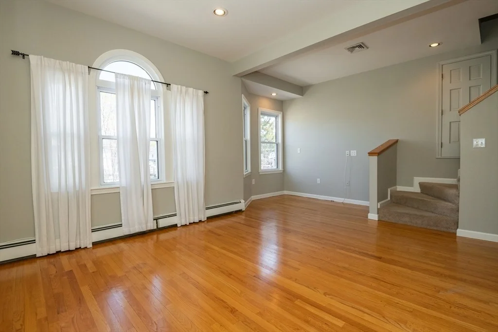 Photo of Unit 3 at 6-8 Devon Avenue