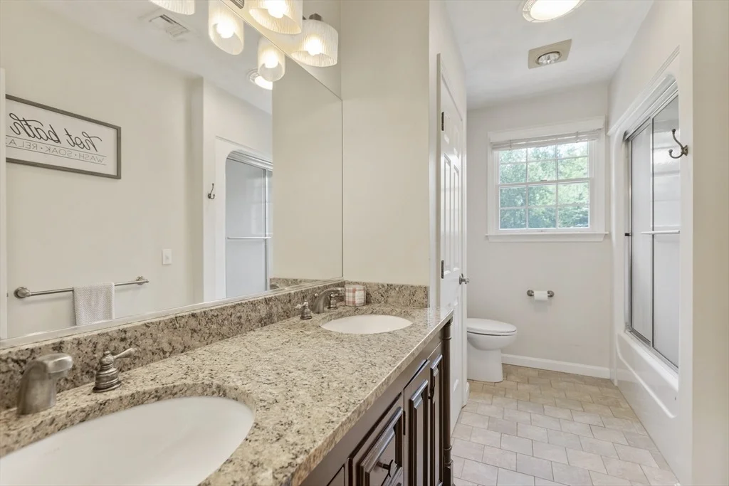 Photo of 11 Bridle Dr