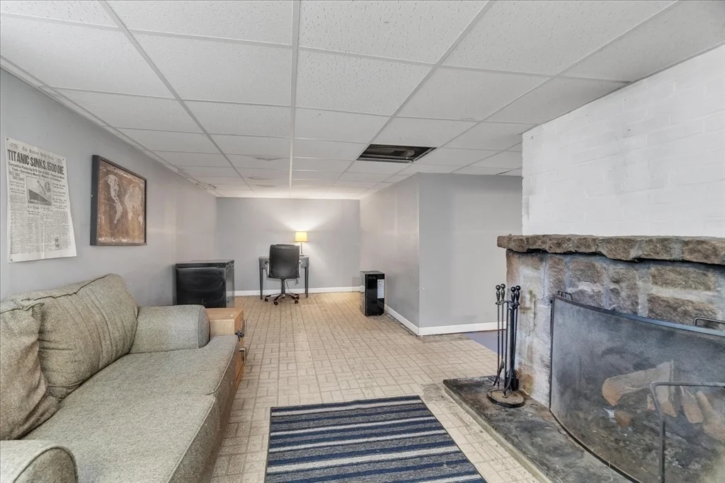 Photo of 8 Hillside Rd