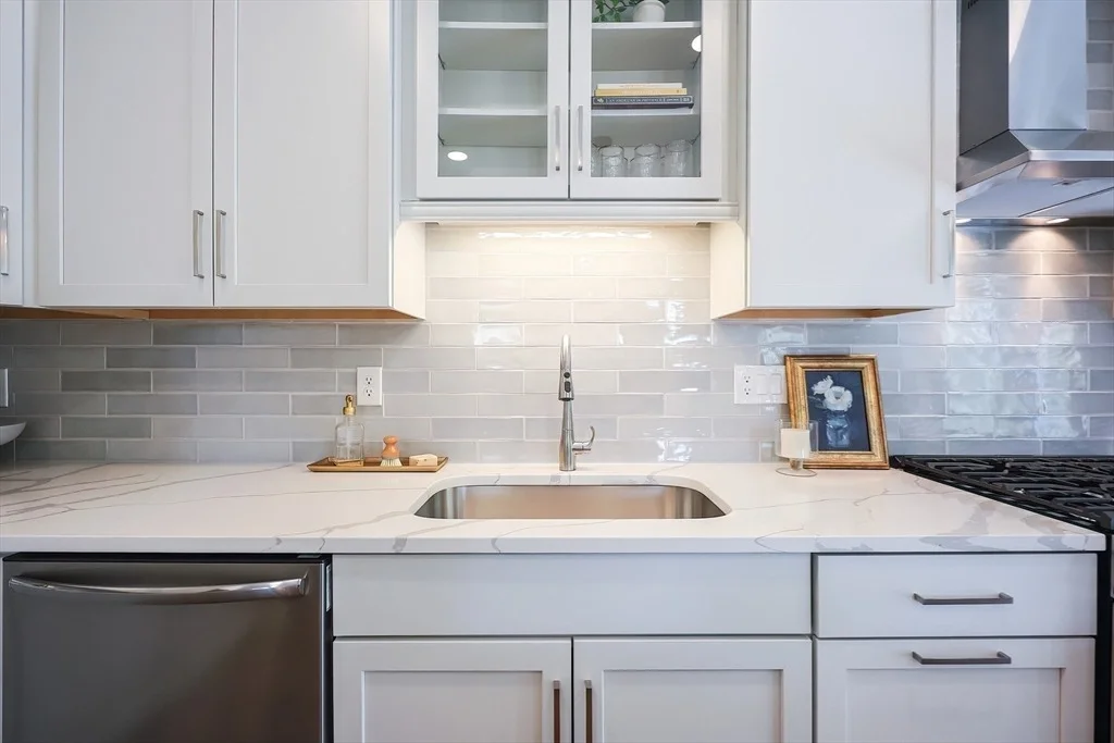 Photo of Unit UNIT18 at 27 Thomas Mann Circle