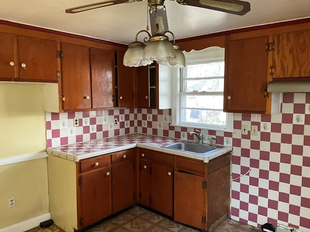 Photo of 14 Oakcrest Rd
