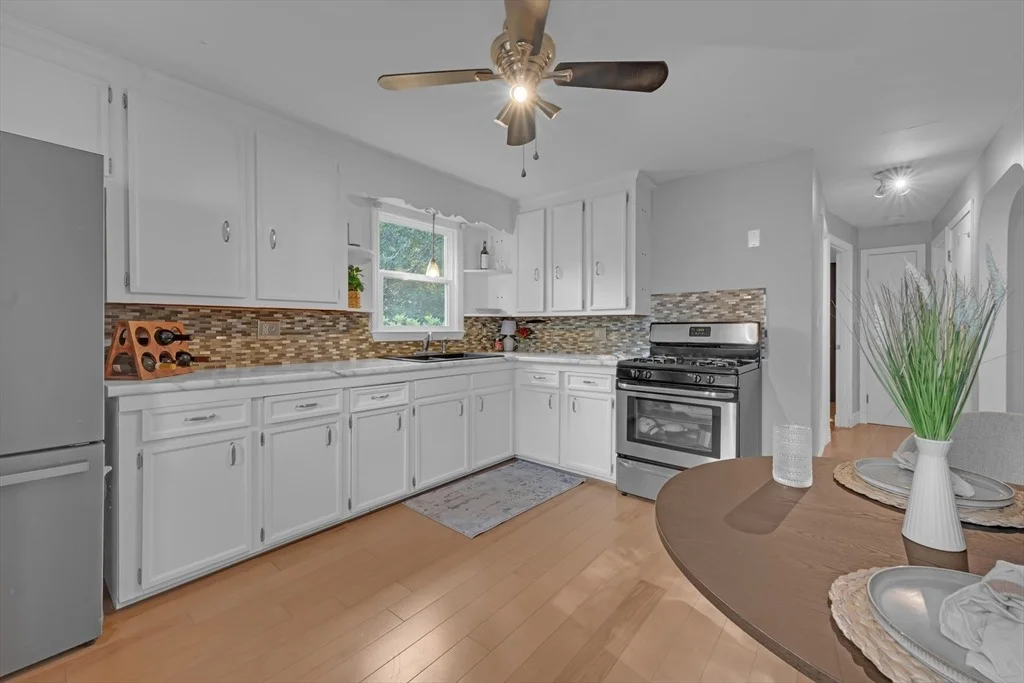 Photo of 187 Campbell Dr