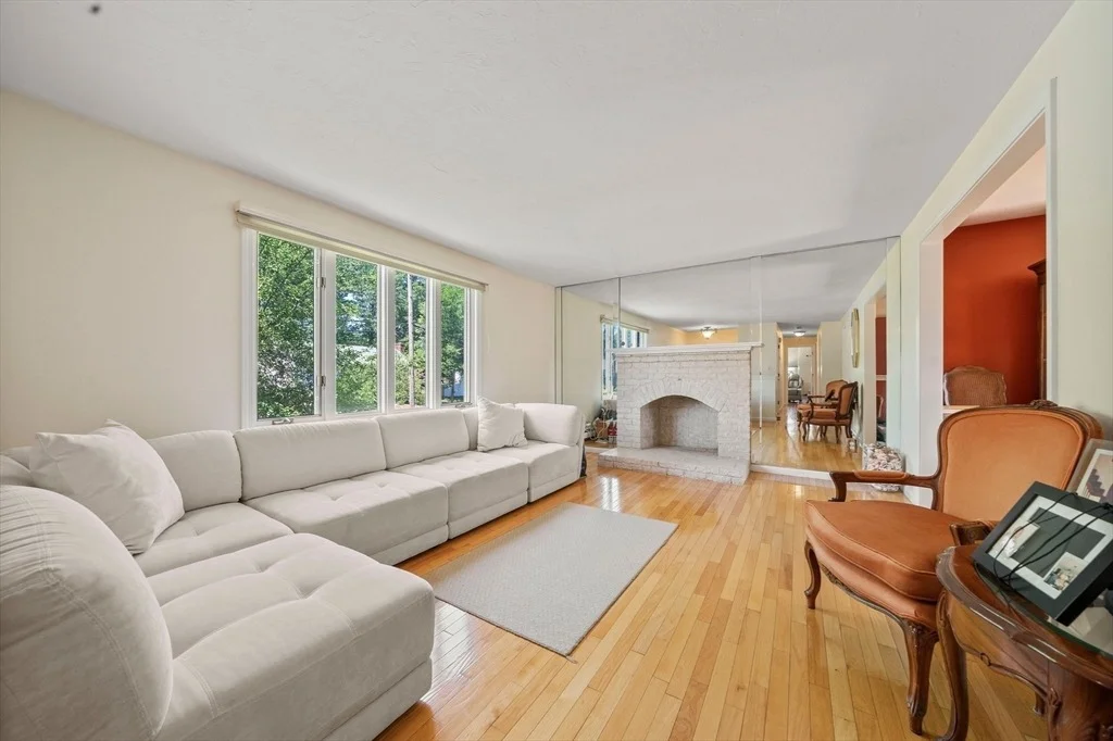 Photo of 36 Bittersweet Ln