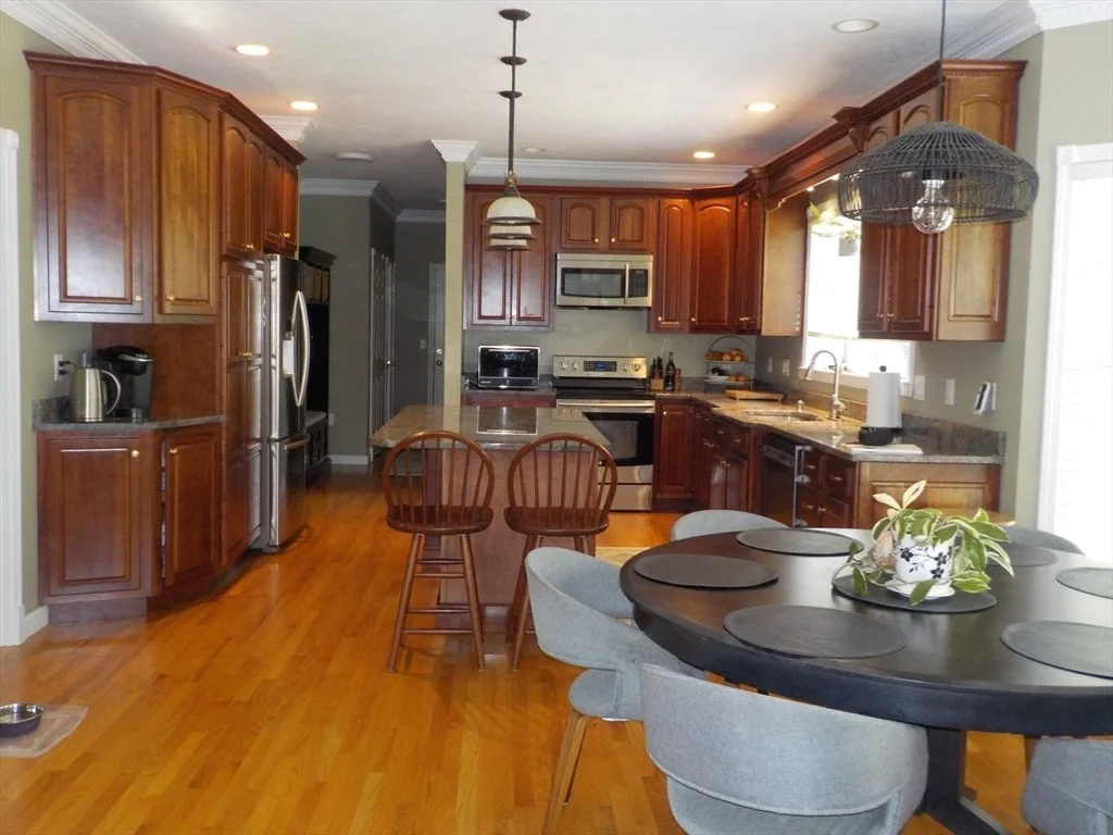Photo of 140 Elmshade Dr