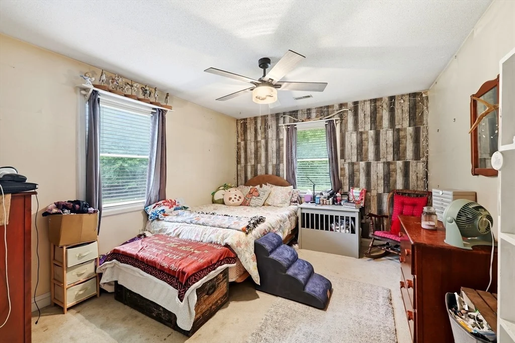 Photo of 10 Lyman Barnes Rd