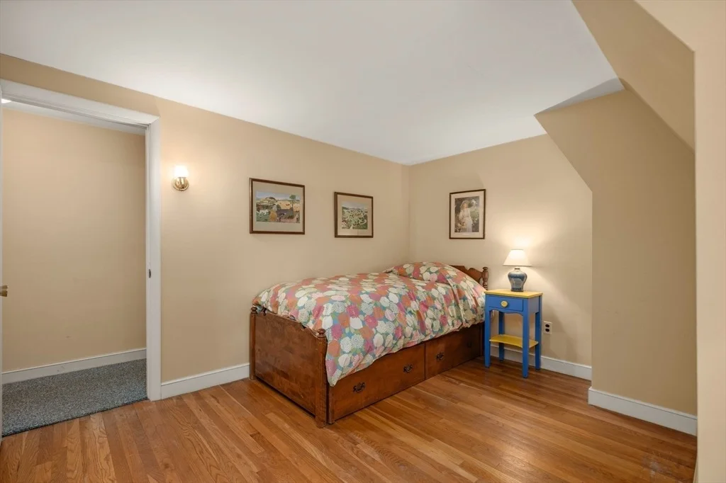 Photo of 137 Perkins Row