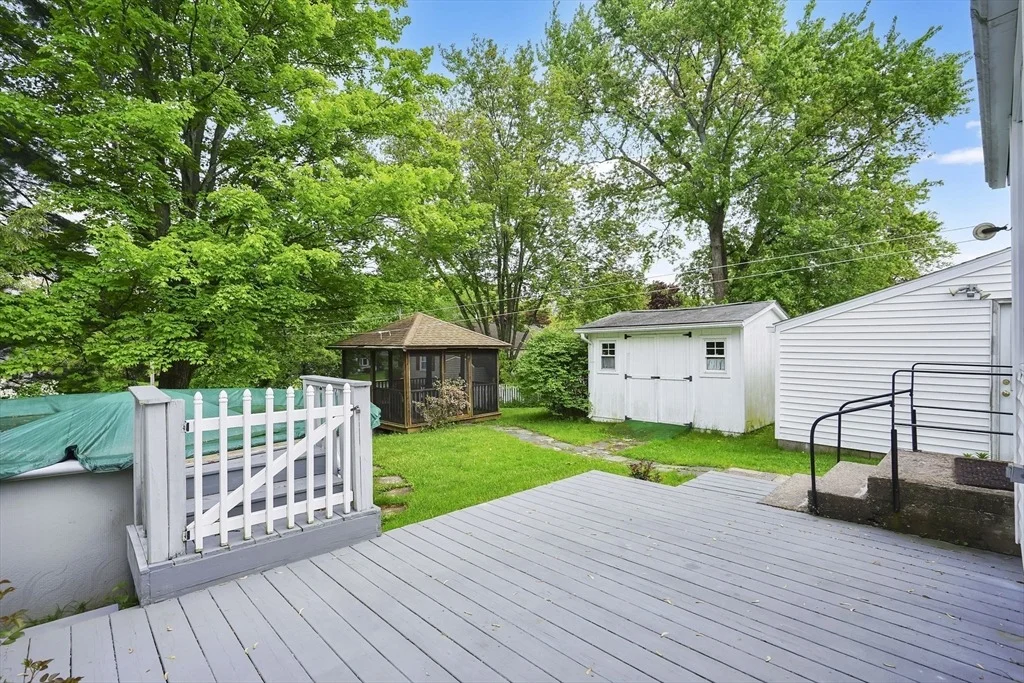 Photo of 300 Circle Dr