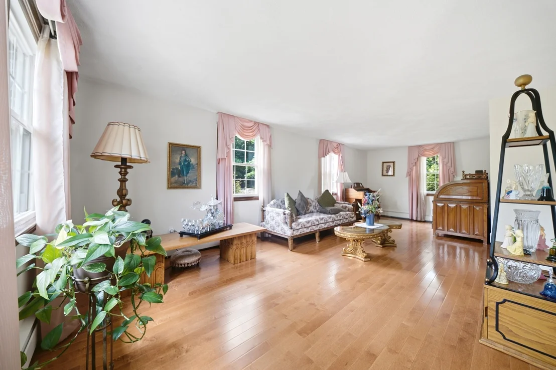 Photo of 9 Sparhawk Dr.