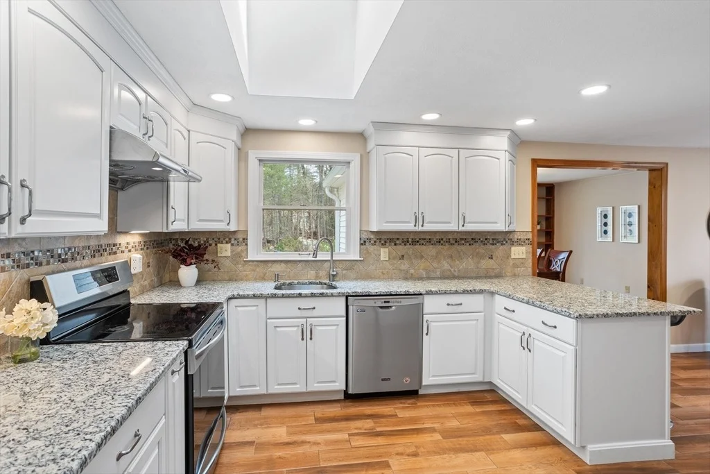Photo of 10 Lincoln Drive