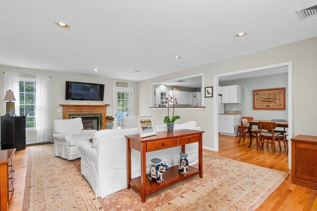 Photo of 2 Julie Ln