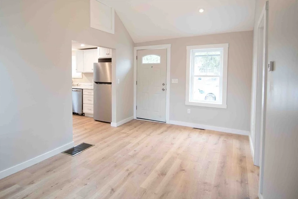 Photo of 154 Denver St