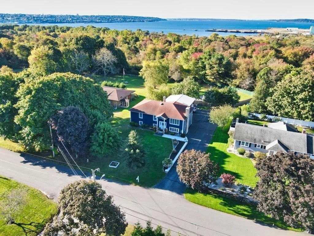 Photo of 555 Harbor View Blvd