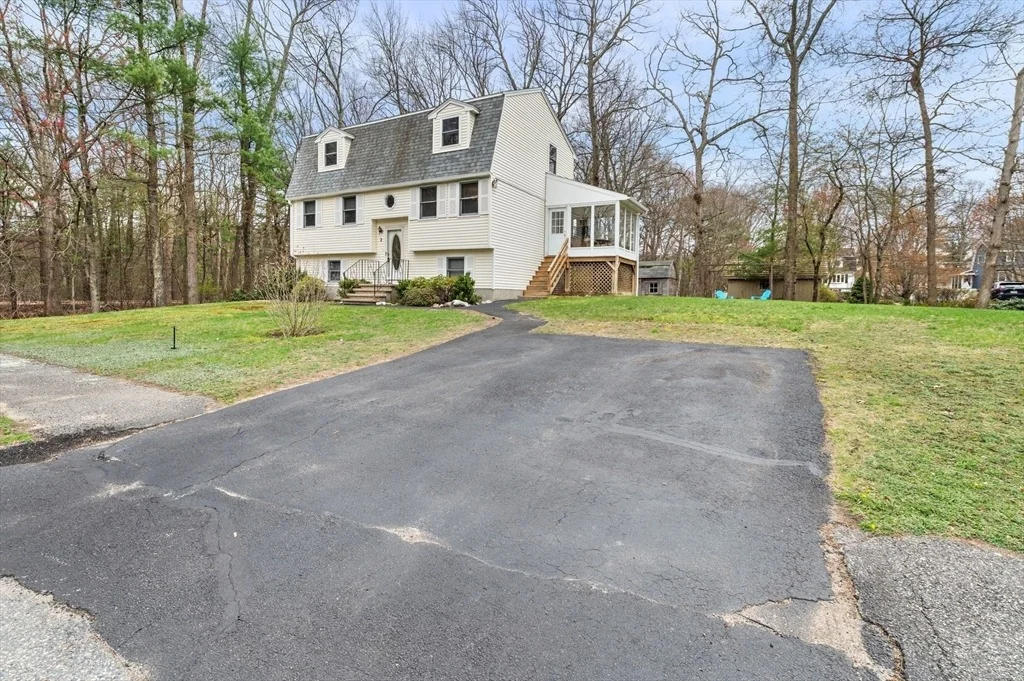 Photo of 2 Rhode Island Rd