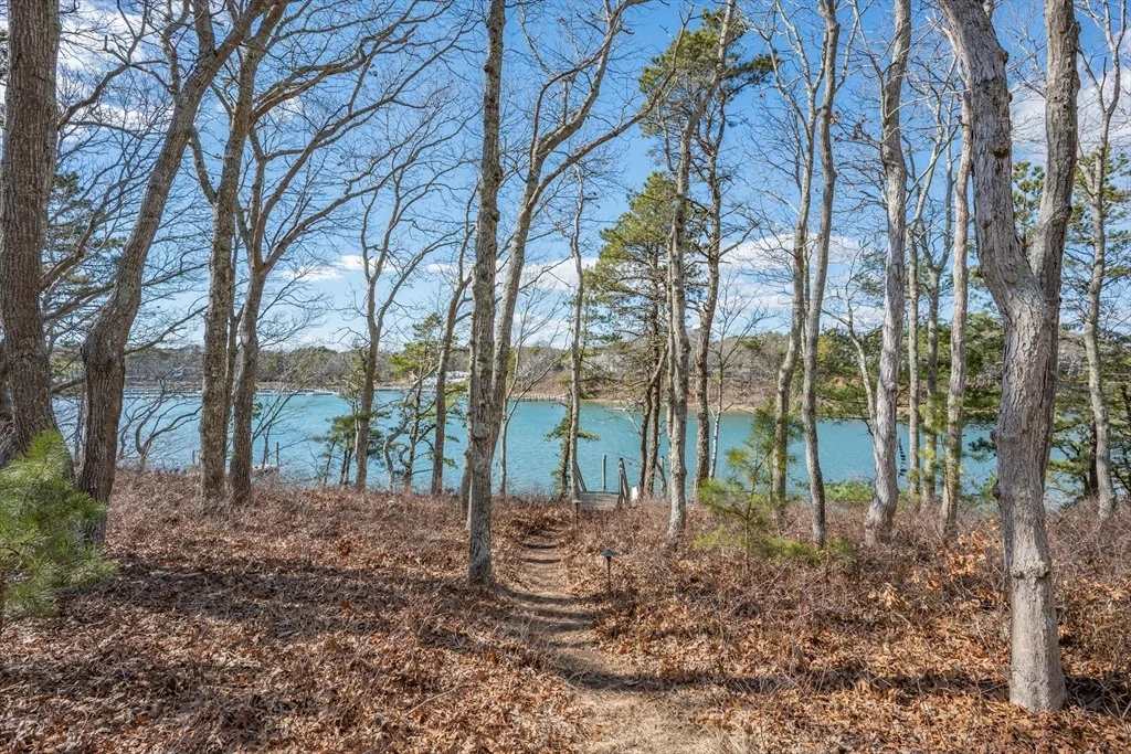 Photo of 204 Clamshell Cove Rd
