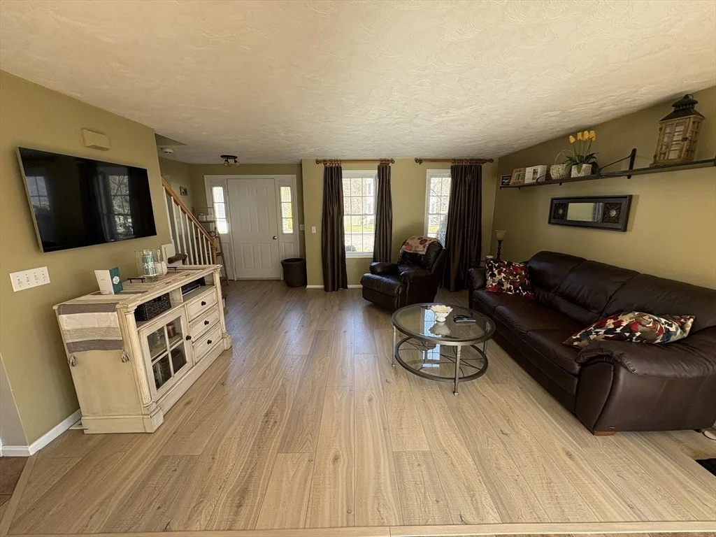 Photo of 42 Deertrack Drive