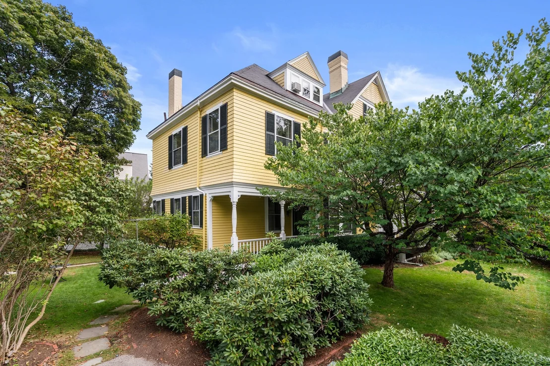 Photo of 6 Mercer Circle