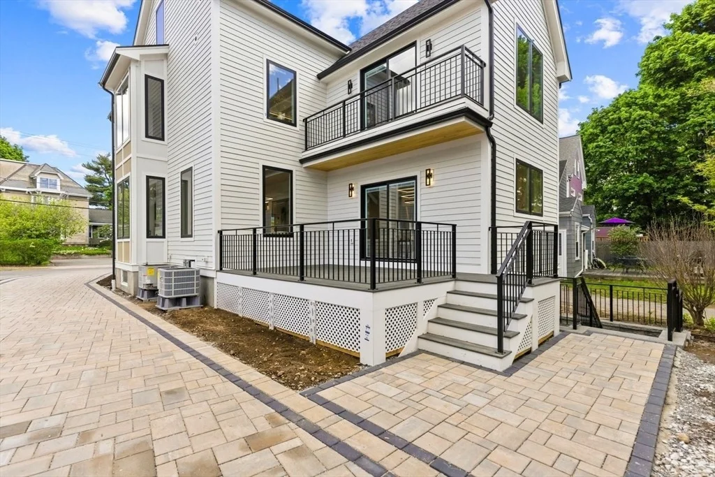 Photo of 27 Lewis Avenue