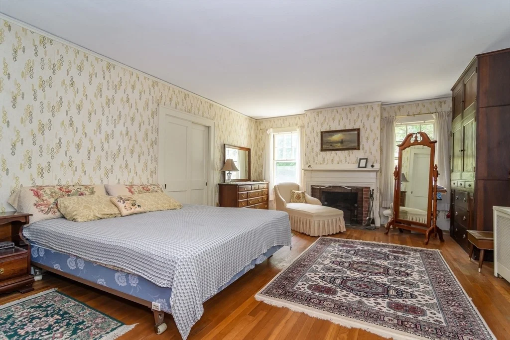 Photo of 355 High St