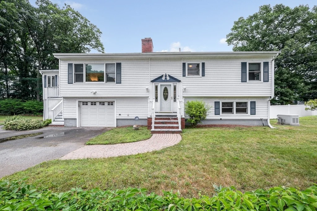 Photo of 19 Cochrane Cir