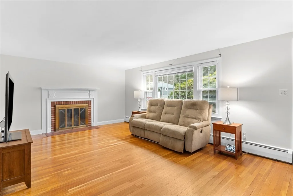 Photo of 25 Dennis Circle