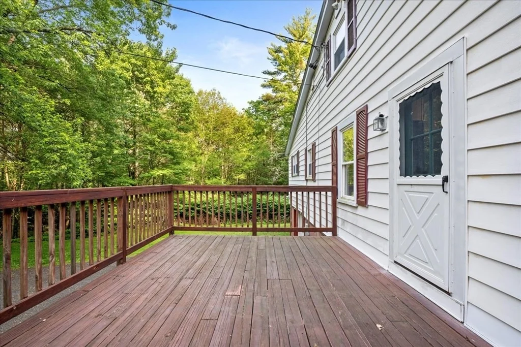 Photo of 39 Mashapaug Rd
