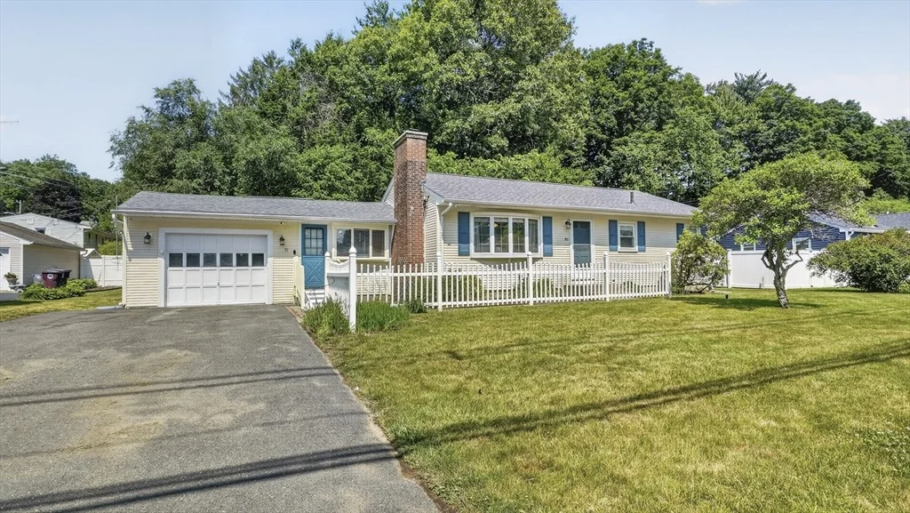 Photo of 31 Shaker Rd