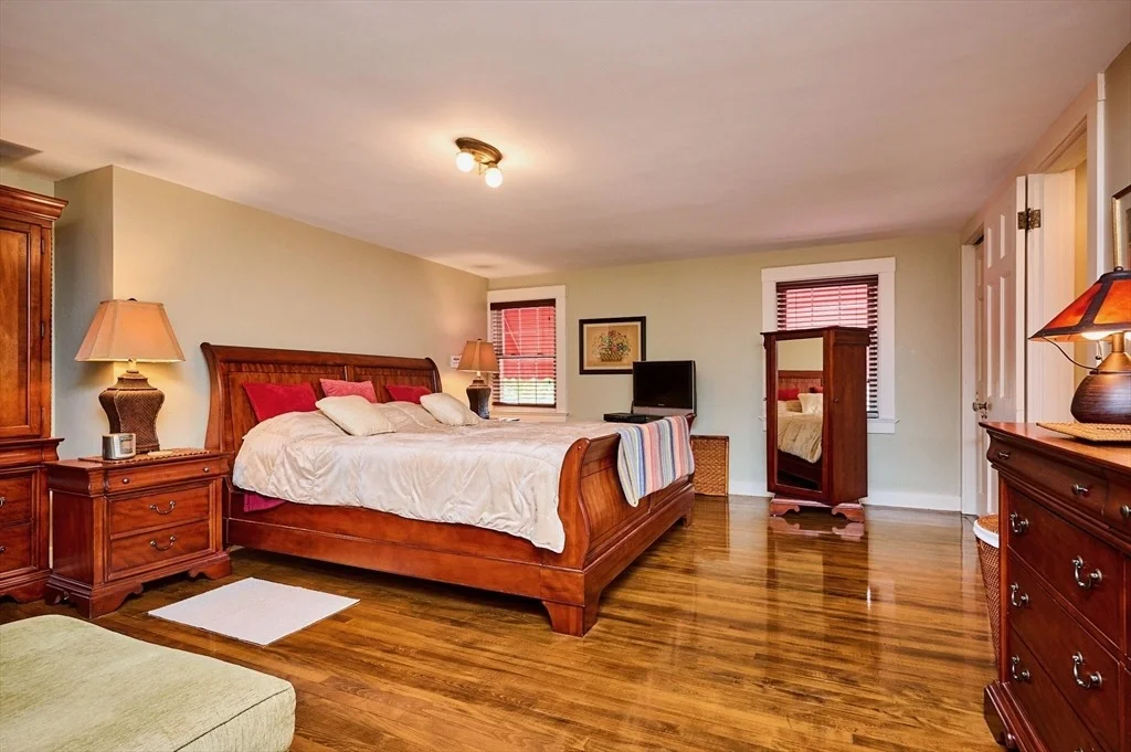 Photo of 120 Hockanum Rd