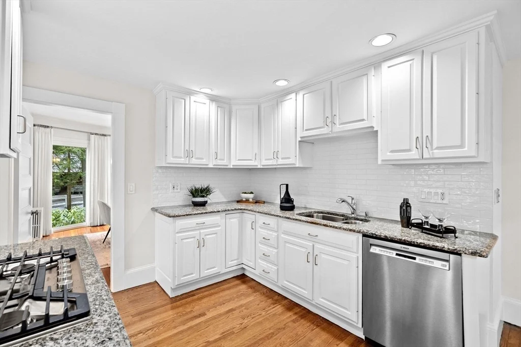 Photo of 90 Brook St