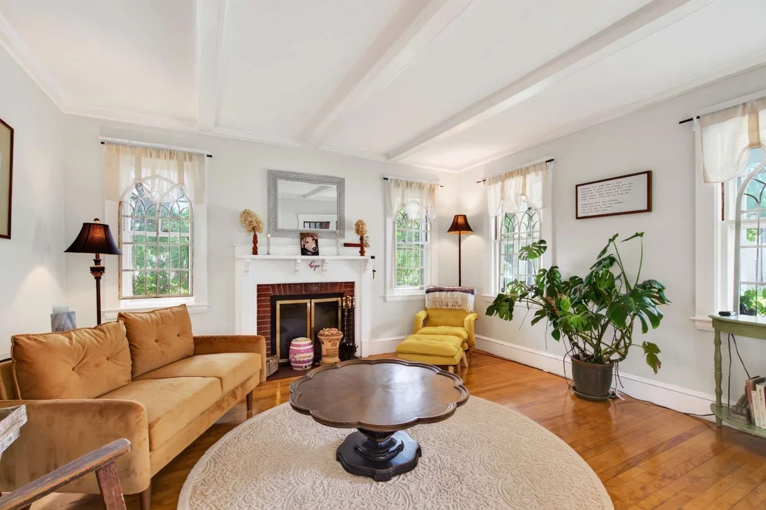 Photo of 362 Mount Vernon St