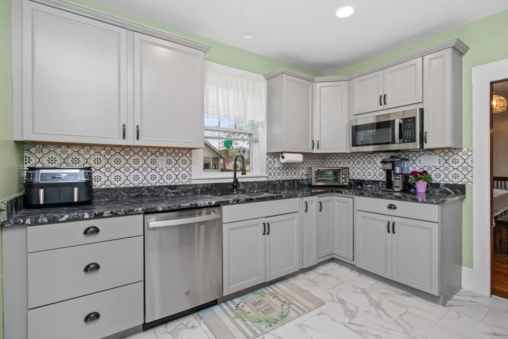 Photo of 210 Robert St