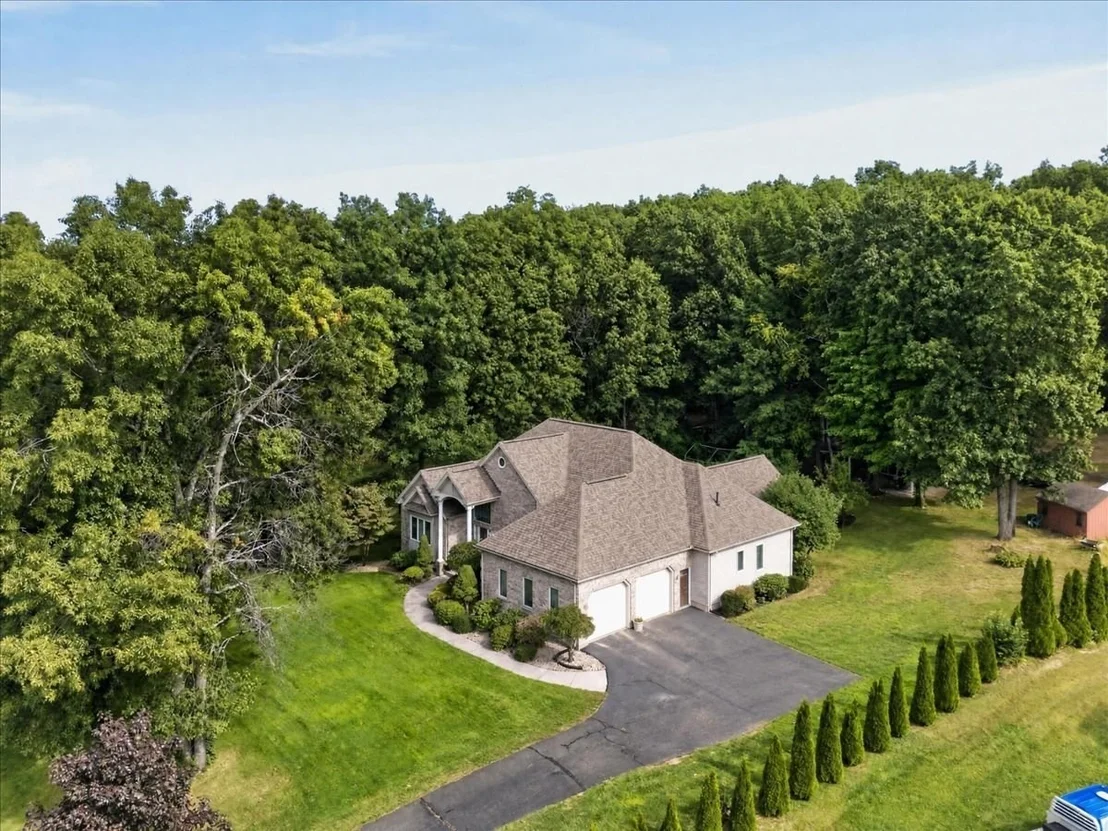 Photo of 31 Hillcrest Cir