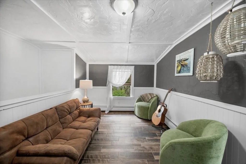 Photo of 320 Alpine Dr